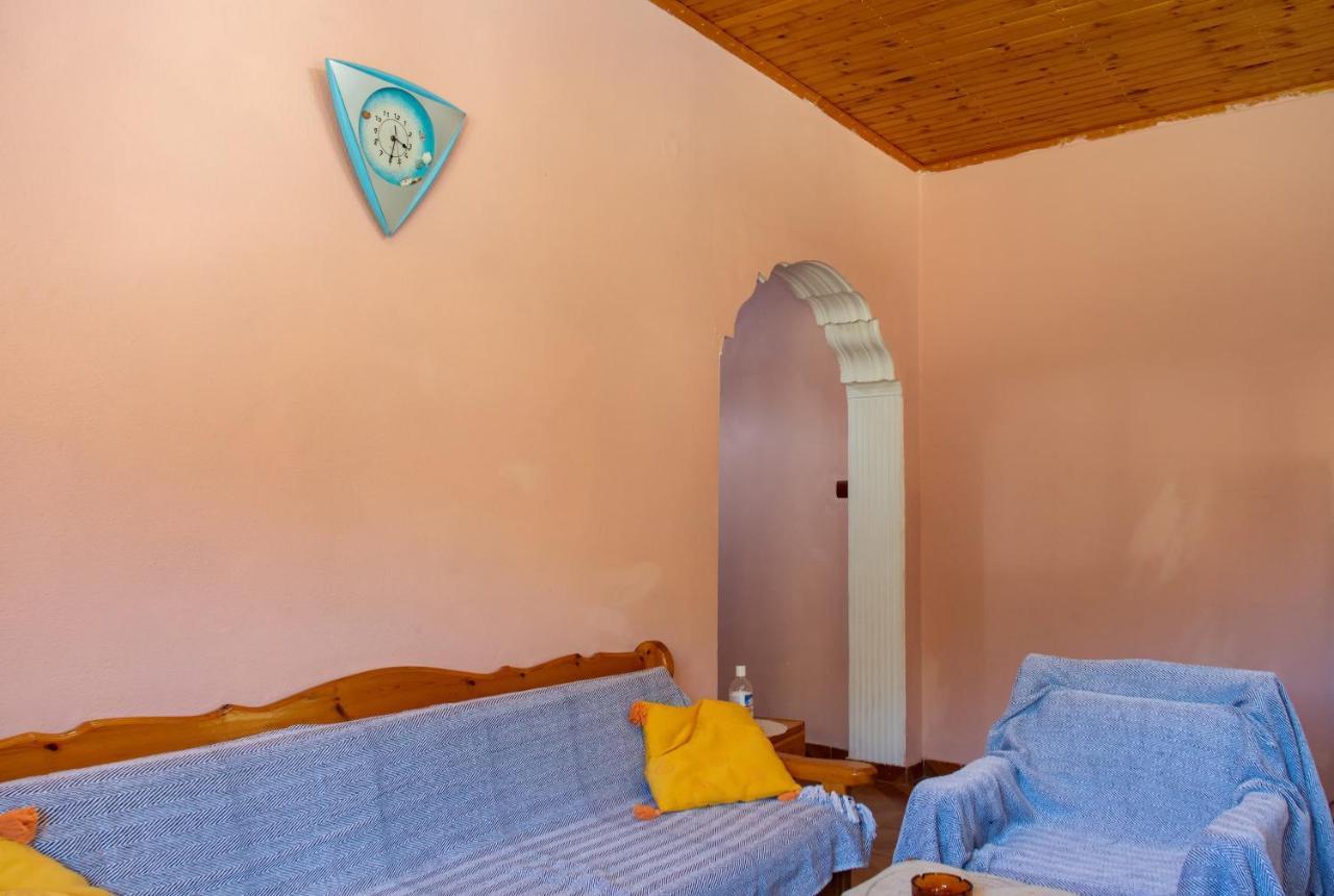 Agali Beach Pansion Mármaron المظهر الخارجي الصورة